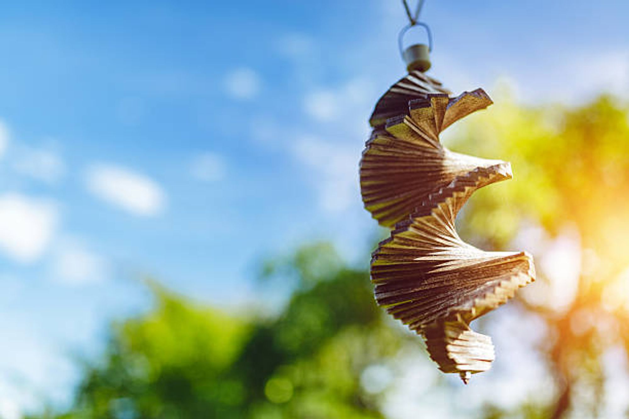 How To Choose The Best Solar Wind Chimes For Your Home